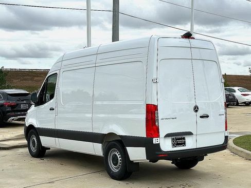 Used 2025 Mercedes-Benz Sprinter 2500 image 6