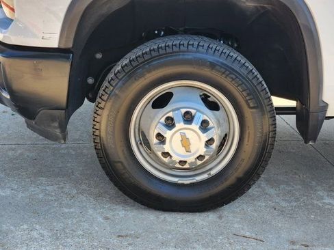 Used 2024 Chevrolet Silverado 3500 W/T w/ WT Convenience Package image 17