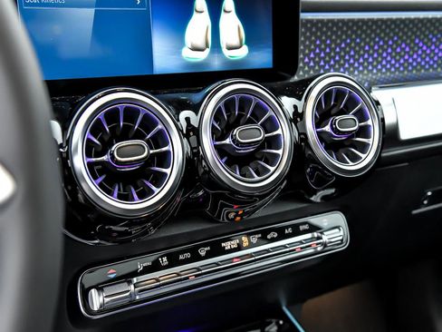 Certified 2025 Mercedes-Benz GLB 250 GLB 250 4MATIC image 21