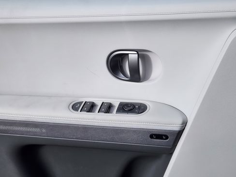 New 2026 Hyundai Ioniq 5 Limited image 7