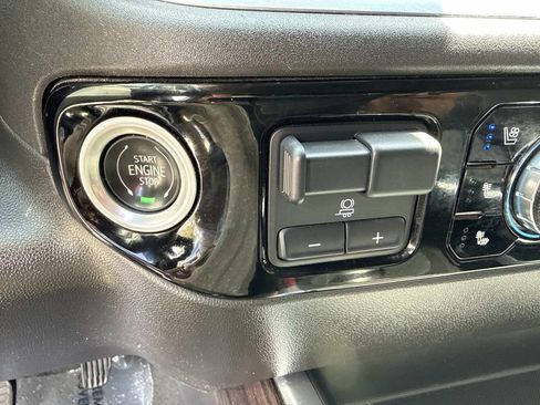 Used 2022 GMC Sierra 1500 SLT w/ SLT Premium Plus Package AWD/4WD image 36
