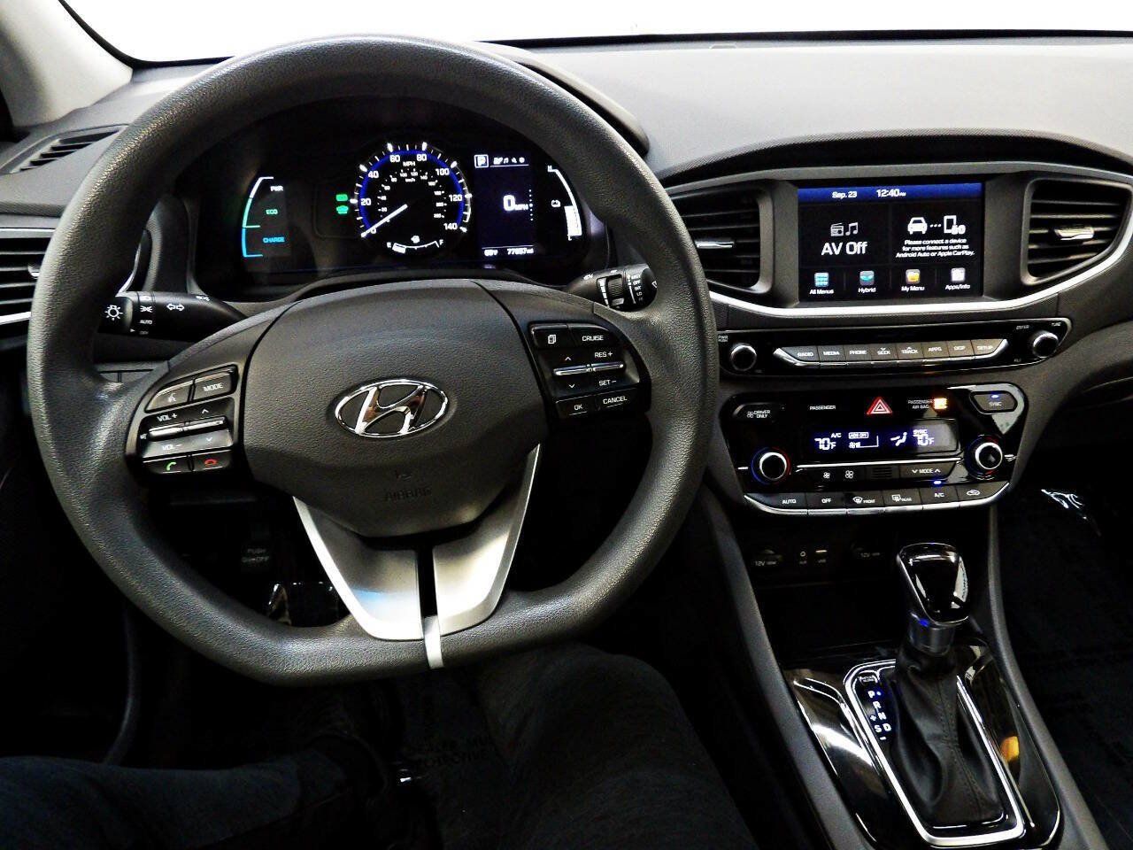 Used 2019 Hyundai Ioniq Blue FWD image 17