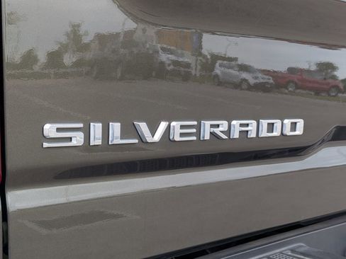 Used 2023 Chevrolet Silverado 2500 Custom w/ Custom Value Package AWD/4WD image 22