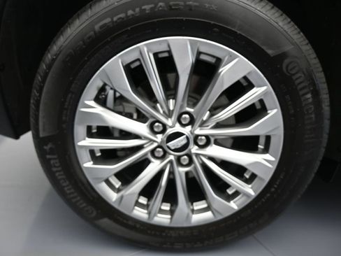 Used 2024 Cadillac XT4 Premium Luxury image 46