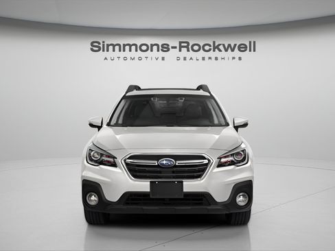 Used 2019 Subaru Outback 2.5i Limited AWD/4WD image 9