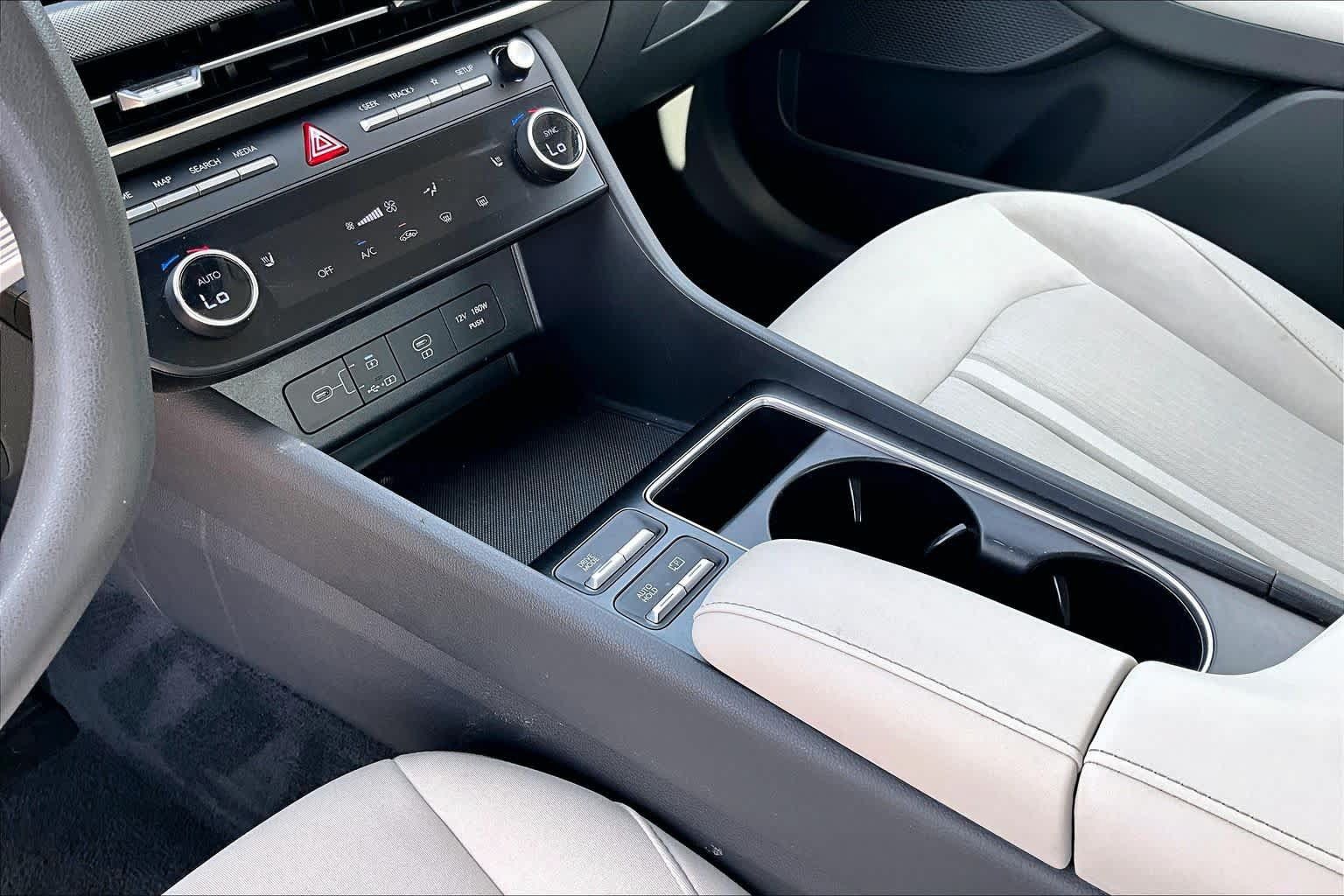 Used 2025 Hyundai Sonata SEL FWD image 15