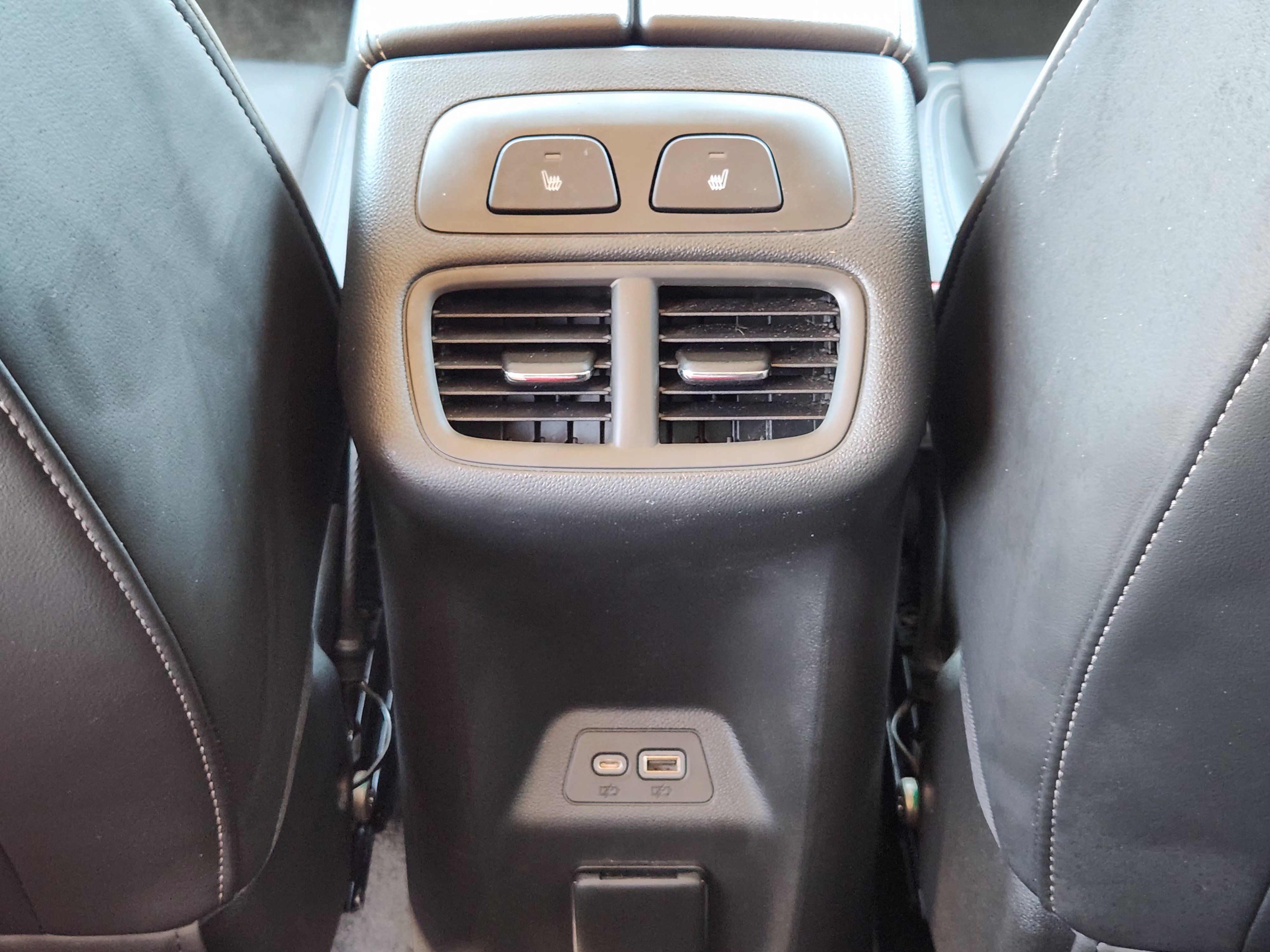 Used 2023 Buick Envision Avenir AWD/4WD image 32