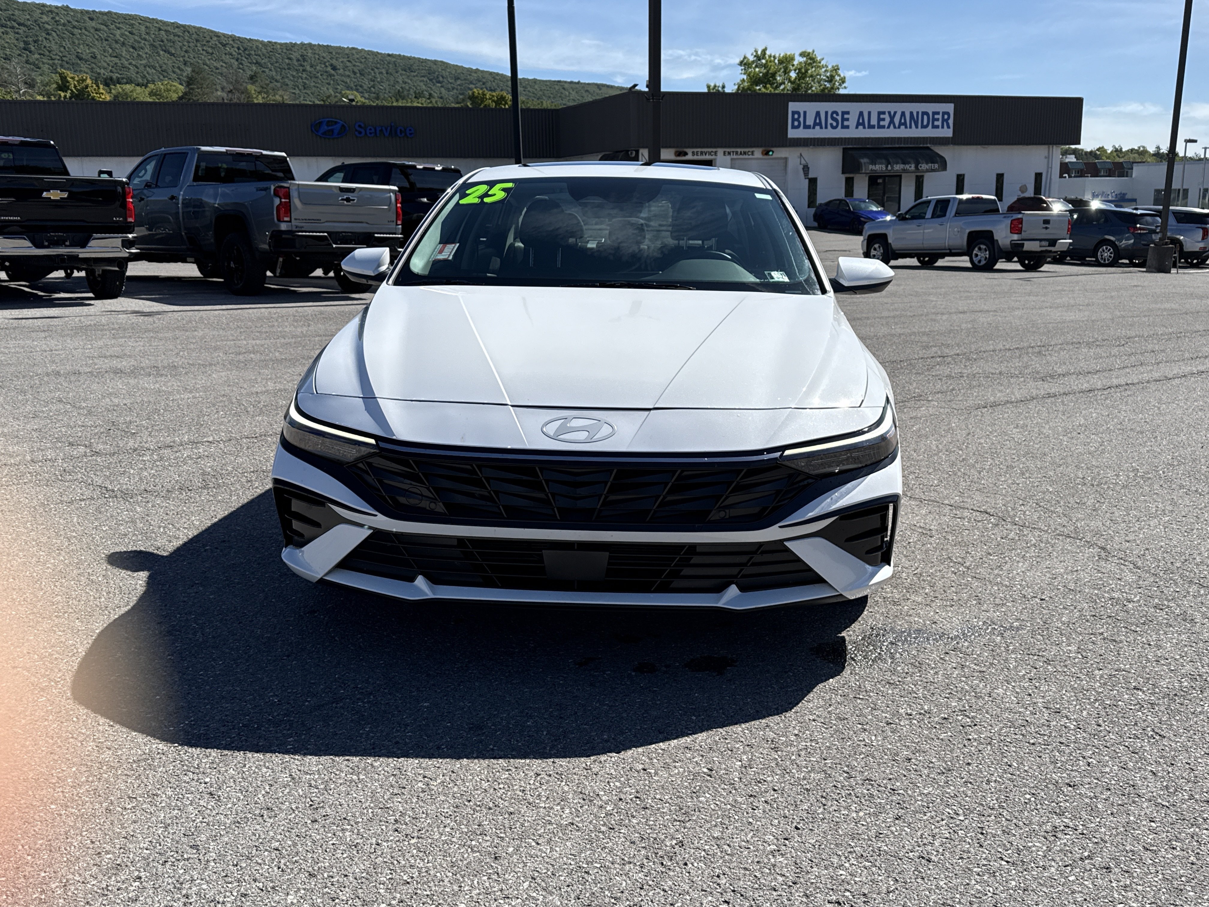 Certified 2025 Hyundai Elantra SEL FWD image 8