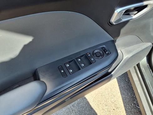 Used 2025 Kia K4 FWD image 12