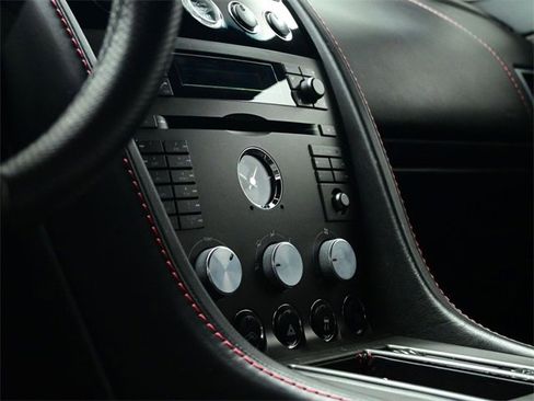 Used 2007 Aston Martin V8 Vantage Coupe image 12