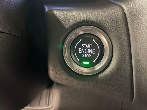 Used 2023 GMC Yukon SLT w/ SLT Premium Package image 36