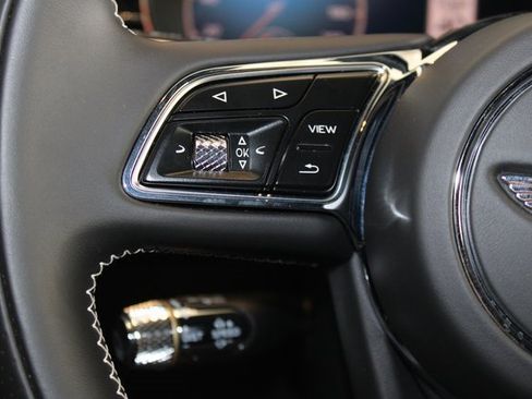 Used 2022 Bentley Flying Spur V8 image 36