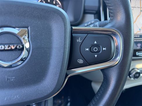 Used 2019 Volvo XC40 T5 Inscription image 13