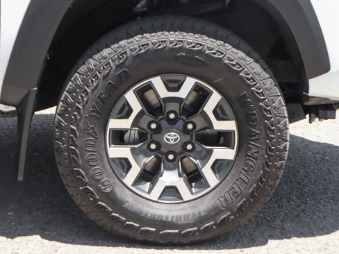 Used 2023 Toyota Tacoma TRD Off-Road AWD/4WD image 39