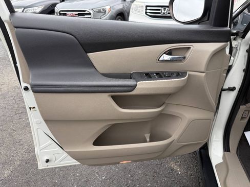 Used 2017 Honda Odyssey EX-L image 16