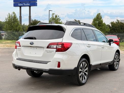 Used 2017 Subaru Outback 2.5i Limited AWD/4WD image 7