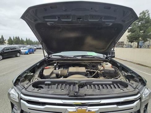 Used 2025 Chevrolet Silverado 2500 LTZ w/ LTZ Convenience Package AWD/4WD image 10