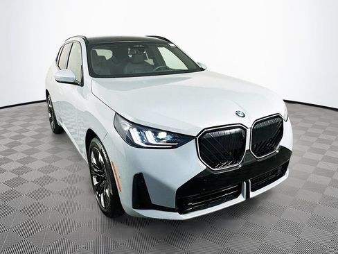 Used 2025 BMW X3 xDrive30i w/ Premium Package AWD/4WD image 2
