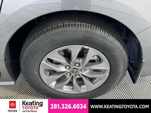 New 2026 Toyota Sienna XLE FWD image 15
