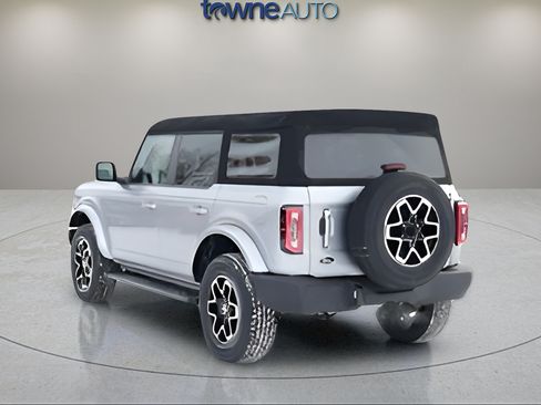 Used 2023 Ford Bronco Outer Banks AWD/4WD image 3