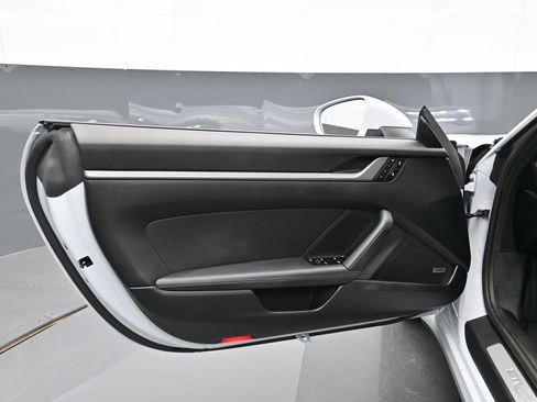 Certified 2025 Porsche 911 Carrera RWD image 8