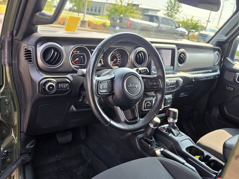 Used 2022 Jeep Wrangler Unlimited Sport AWD/4WD image 11