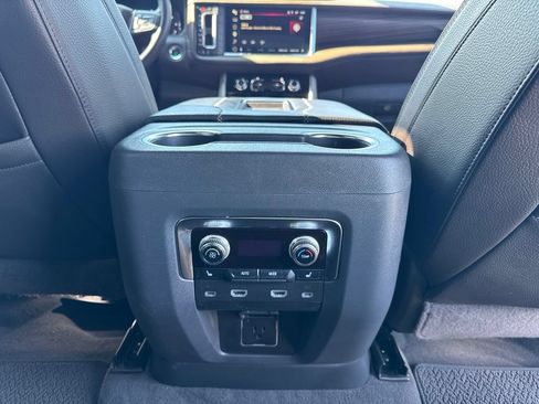 Used 2024 GMC Yukon Denali w/ Advanced Technology Package AWD/4WD image 22