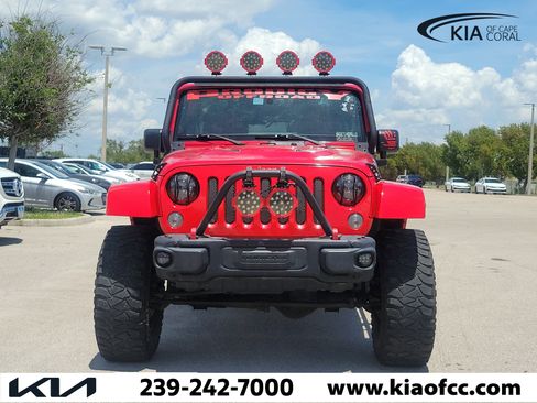 Used 2016 Jeep Wrangler Unlimited Rubicon AWD/4WD image 2