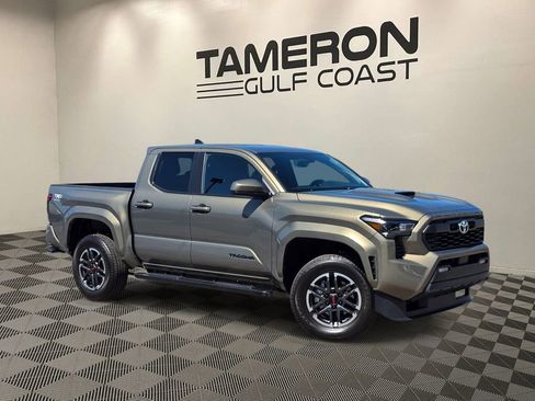 Used 2025 Toyota Tacoma TRD Sport image 1