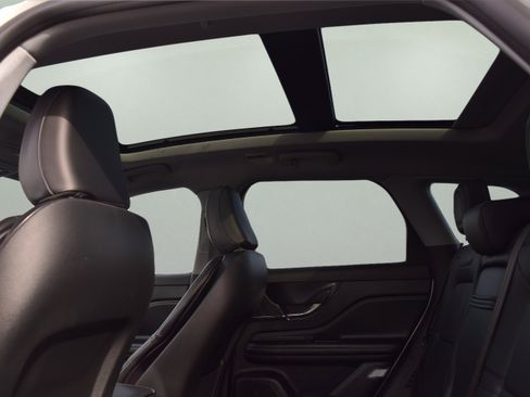 Used 2022 Lincoln Corsair Reserve w/ Equipment Group 201A image 8