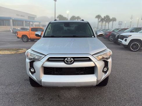 Used 2022 Toyota 4Runner SR5 Premium w/ Moonroof Package image 2