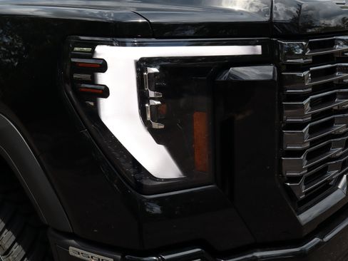 New 2026 GMC Sierra 3500 Denali Ultimate AWD/4WD image 11
