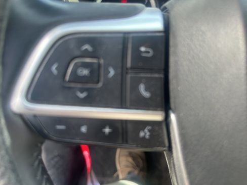 Used 2023 Toyota Highlander LE image 12