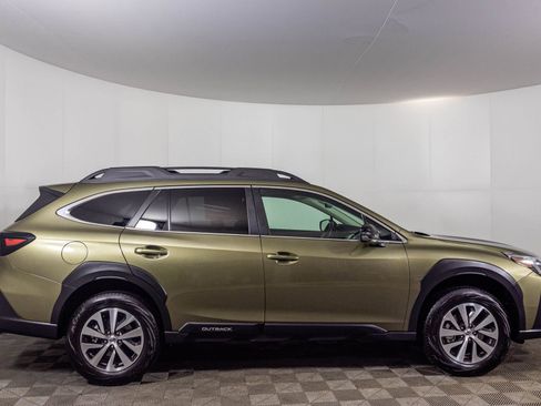 Used 2025 Subaru Outback Premium w/ Popular Package #1A image 17