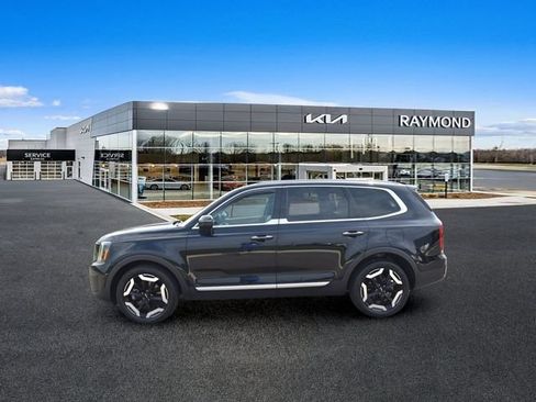 Certified 2023 Kia Telluride S w/ S Sunroof Package AWD/4WD image 6