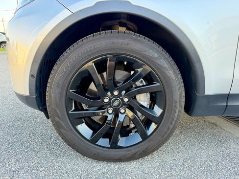 Used 2019 Land Rover Discovery HSE AWD/4WD image 16