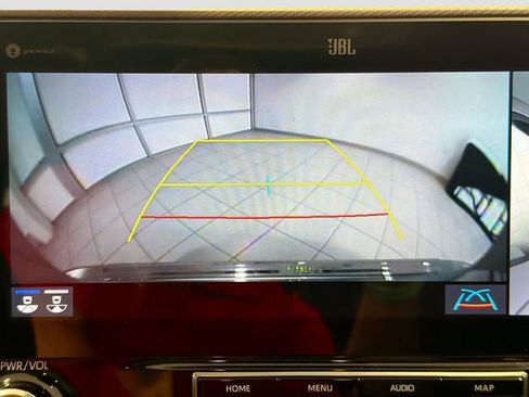 Used 2021 Toyota Highlander Platinum FWD image 14