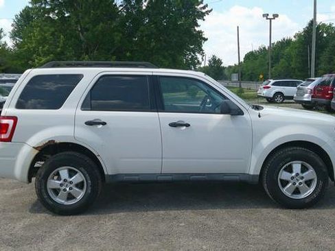 Used 2010 Ford Escape XLT FWD image 3