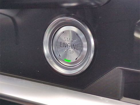 Certified 2025 Chevrolet Corvette Stingray Preferred Cpe w/ 2LT image 33