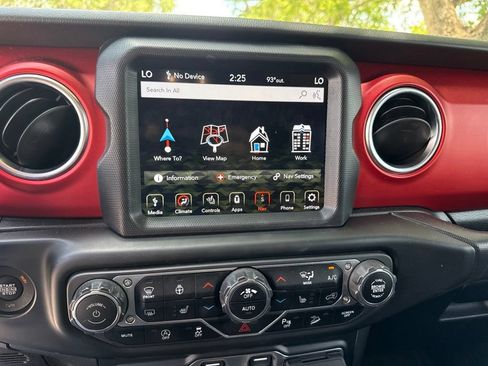 Used 2020 Jeep Wrangler Unlimited Rubicon AWD/4WD image 12