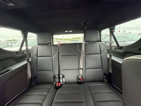Used 2025 Cadillac Escalade ESV Sport AWD/4WD image 30