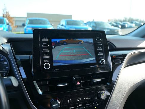 Used 2021 Toyota Camry SE image 14