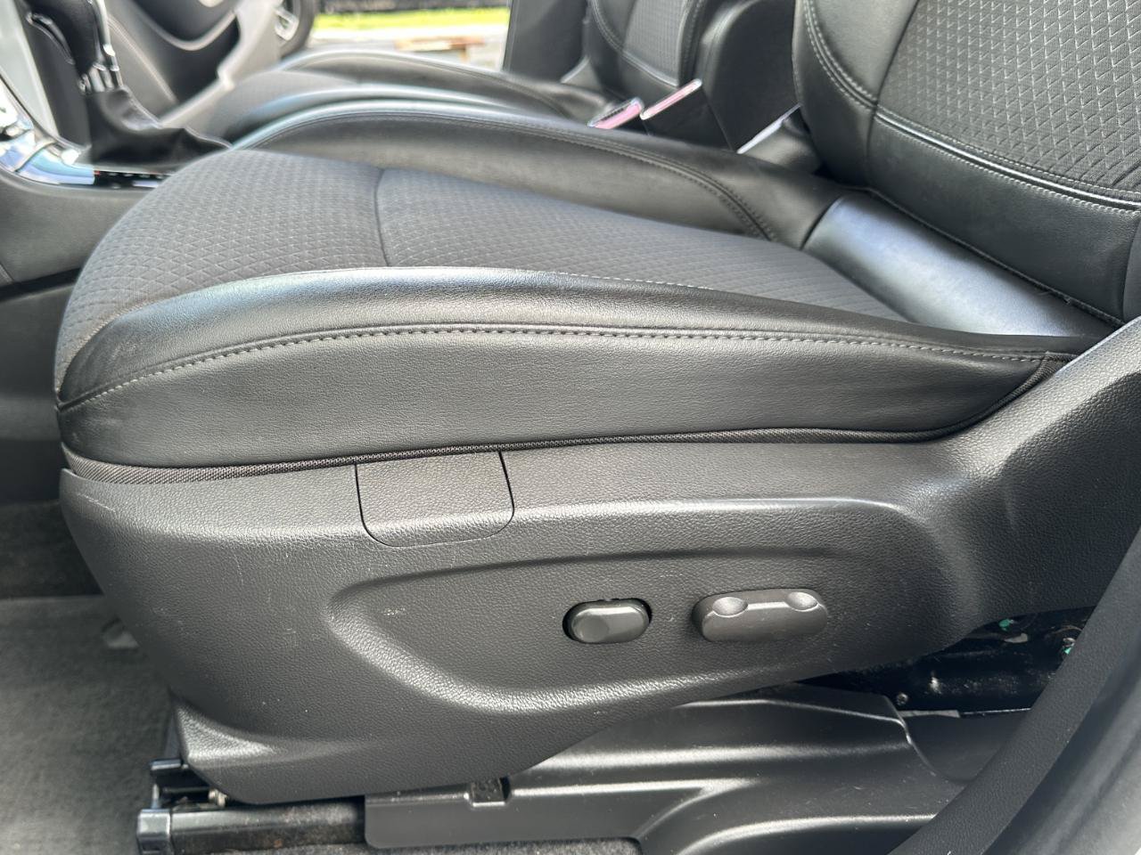 Used 2020 Buick Encore Preferred w/ Safety Package FWD image 26
