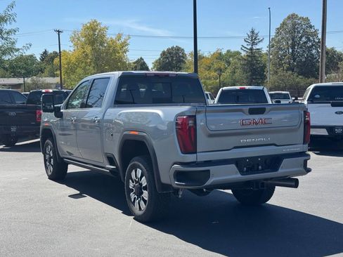 Used 2025 GMC Sierra 3500 Denali w/ Technology Package AWD/4WD image 5