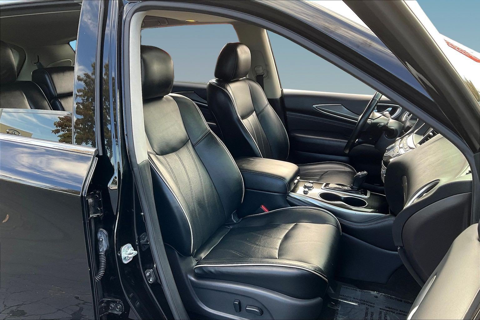 Used 2017 INFINITI QX60 Luxe w/ Premium Plus Package AWD/4WD image 28