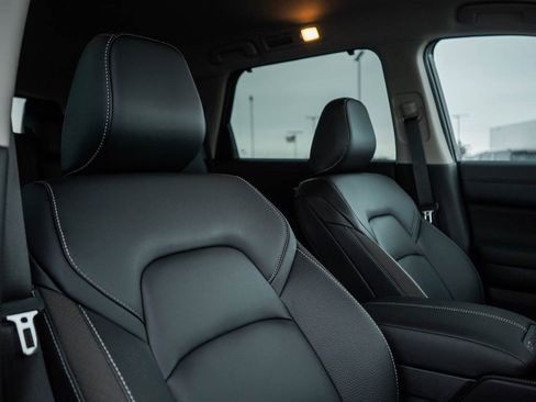 New 2025 Nissan Pathfinder SL w/ Lighting Package (N92) image 12