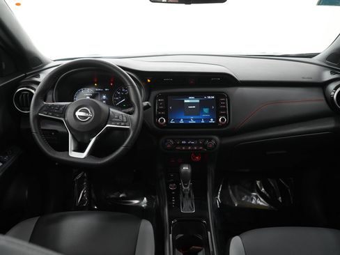 Used 2024 Nissan Kicks SR w/ SR Premium Package FWD image 15