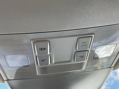New 2026 Volkswagen Taos SE FWD image 12