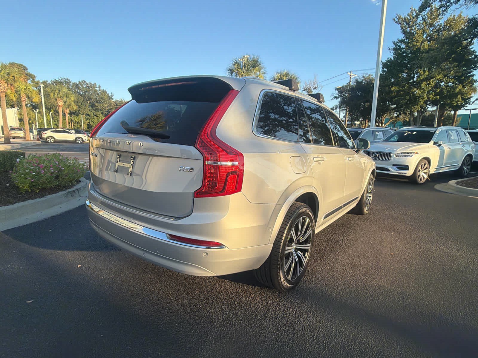 Used 2024 Volvo XC90 B5 Plus w/ Protection Package Premier AWD/4WD image 12
