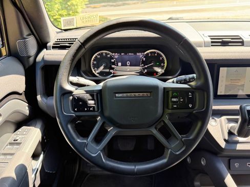 Used 2023 Land Rover Defender 110 X-Dynamic SE image 21